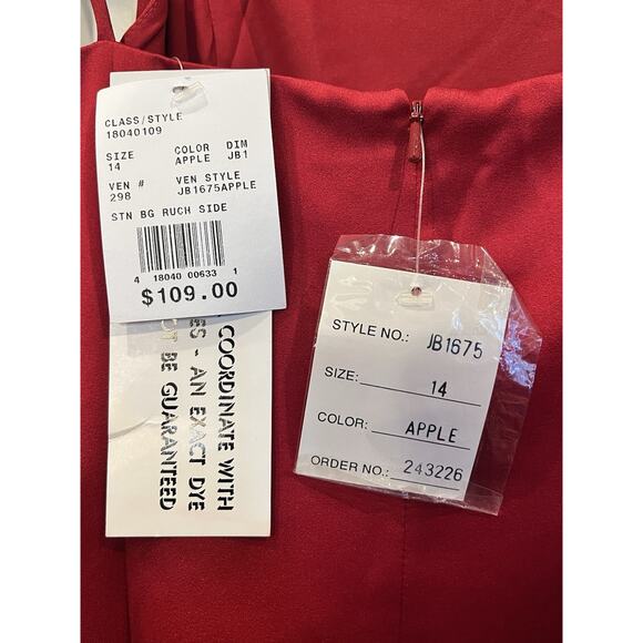 David’s Bridal JB1675 Apple Red Satin Jr Bridesmaid Ball Gown Dress Size 14 NWT - Picture 6 of 8